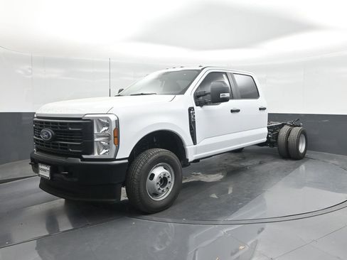 New 2025 Ford F350 XL image 28