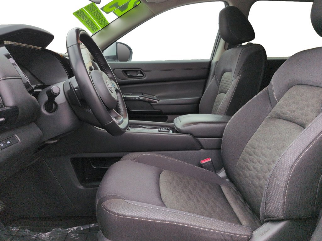 Used 2025 Nissan Pathfinder SV AWD/4WD image 21