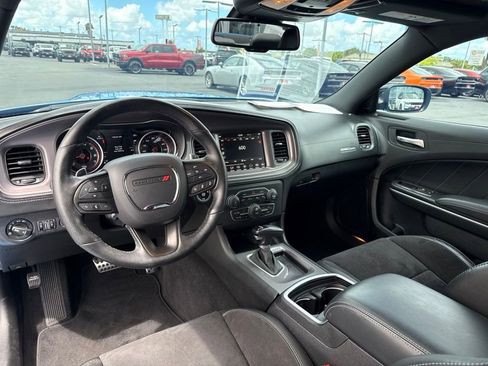 Used 2023 Dodge Charger R/T w/ Plus Group RWD image 17