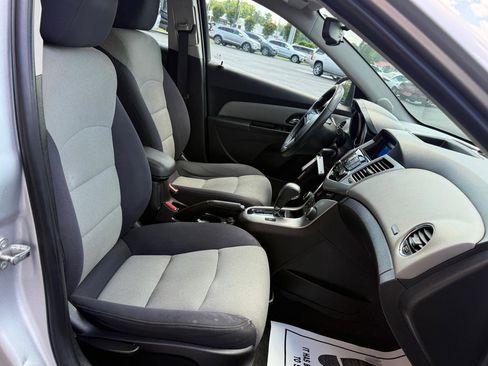 Used 2014 Chevrolet Cruze LS FWD image 14