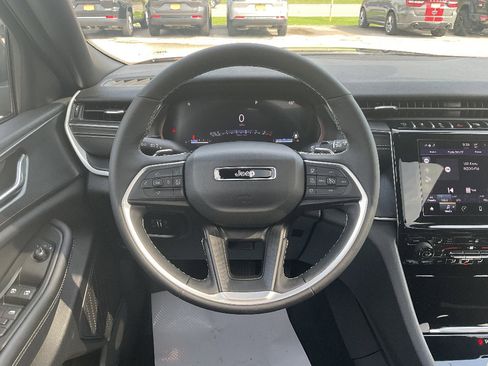 Used 2024 Jeep Grand Cherokee L Laredo w/ Luxury Tech Group I AWD/4WD image 11