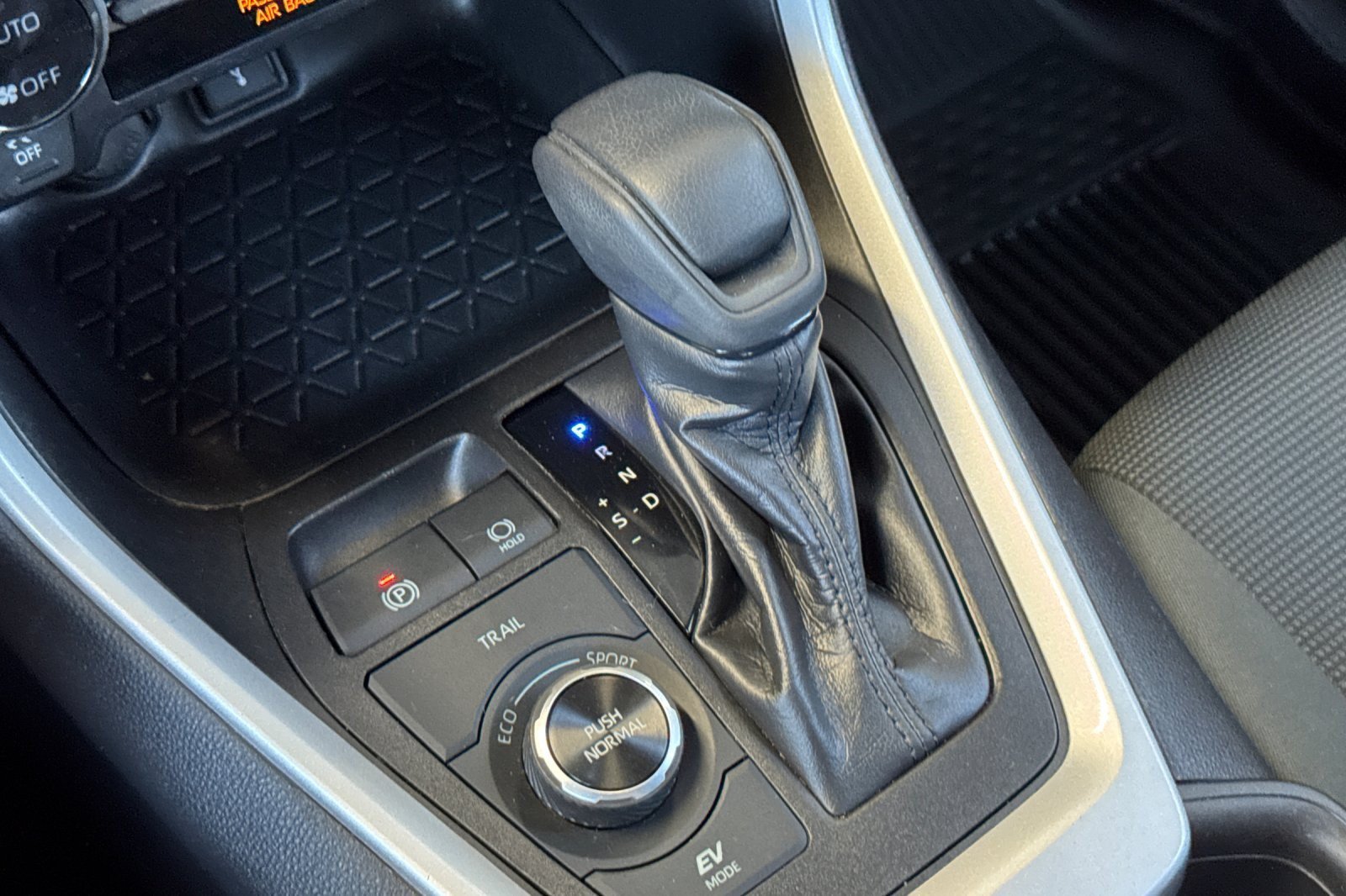 Certified 2022 Toyota RAV4 LE AWD/4WD image 20