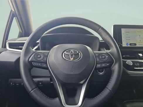 Used 2023 Toyota Corolla SE w/ SE Package image 28