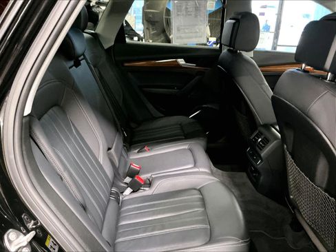 Used 2023 Audi Q5 2.0T Premium w/ Convenience Package image 29