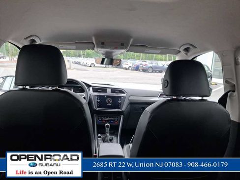 Used 2023 Volkswagen Tiguan SE AWD/4WD image 34