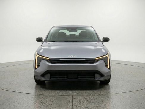 Used 2025 Kia K4 FWD image 2