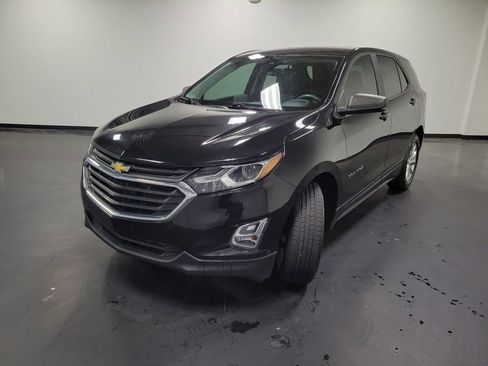 Used 2021 Chevrolet Equinox LS w/ LS Convenience Package AWD/4WD image 4