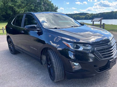 Used 2021 Chevrolet Equinox LT FWD image 2