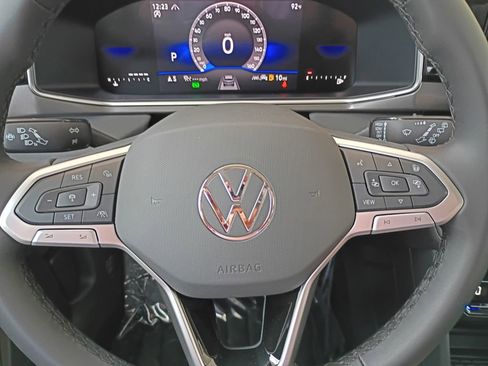 New 2025 Volkswagen Taos SE image 19