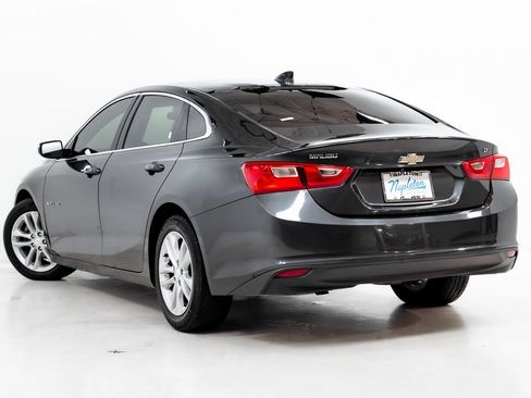 Used 2017 Chevrolet Malibu LT FWD image 25