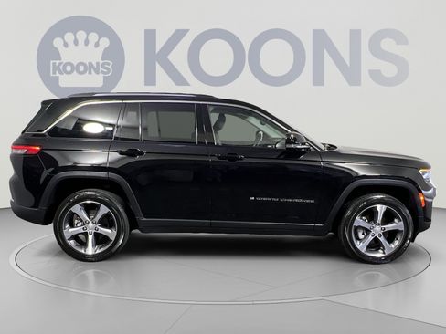 Used 2023 Jeep Grand Cherokee Limited w/ Trailer Tow Prep Group (B) AWD/4WD image 12