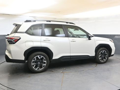 Certified 2025 Subaru Forester Premium AWD/4WD image 6