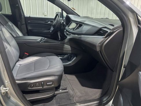 Used 2024 Buick Enclave Premium image 27