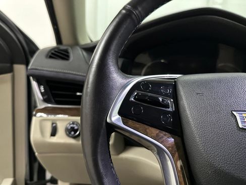 Used 2019 Cadillac Escalade Luxury AWD/4WD image 42