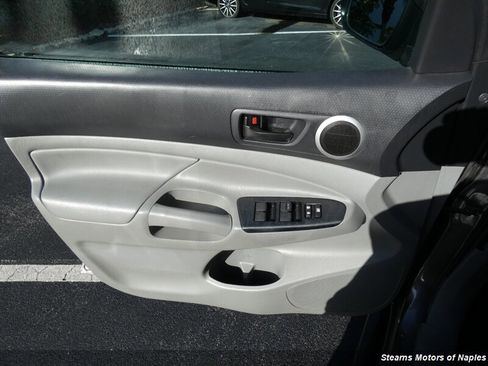 Used 2014 Toyota Tacoma PreRunner w/ SR5 Package image 41