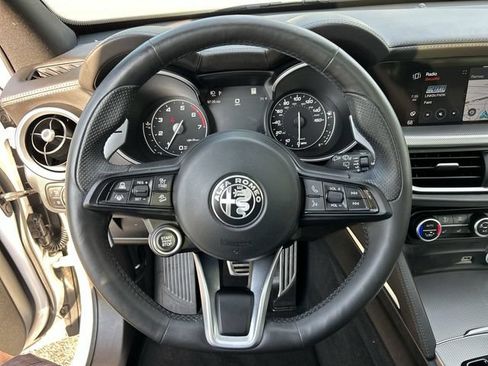 Used 2023 Alfa Romeo Stelvio Veloce AWD/4WD image 18