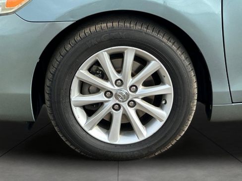 Used 2011 Toyota Camry XLE FWD image 29