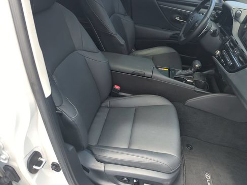 Used 2025 Lexus ES 350 w/ Premium Package FWD image 36