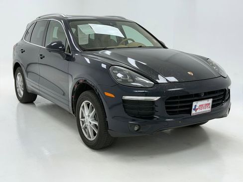 Used 2017 Porsche Cayenne w/ Premium Plus Package image 2