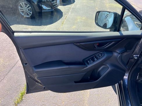 Used 2019 Subaru Crosstrek 2.0i Premium w/ Moonroof Package AWD/4WD image 9