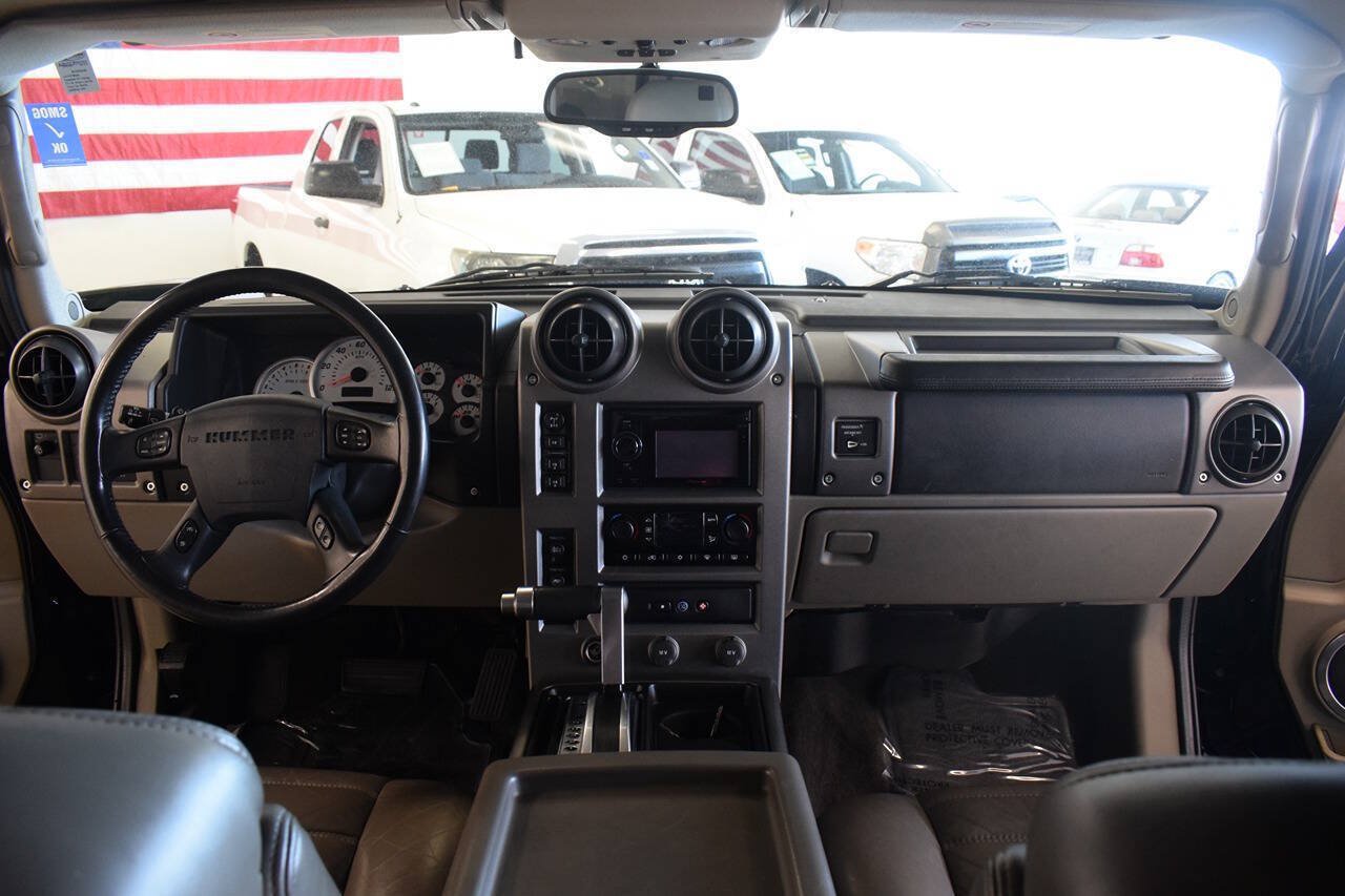 Used 2003 HUMMER H2 w/ Preferred Equipment Group AWD/4WD image 32
