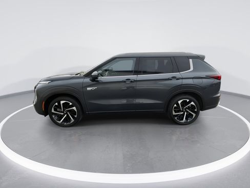 Used 2025 Mitsubishi Outlander SEL image 10
