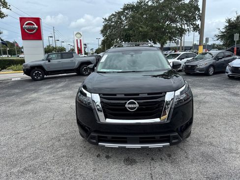 New 2025 Nissan Pathfinder Platinum w/ Cargo Package image 4
