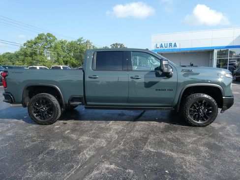 Used 2025 Chevrolet Silverado 2500 LTZ w/ Trail Boss Package AWD/4WD image 4