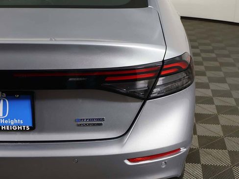 Used 2024 Honda Accord Touring image 11