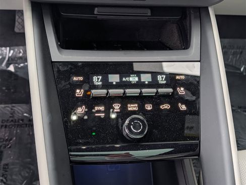 Used 2024 Porsche Macan 4 Electric image 13