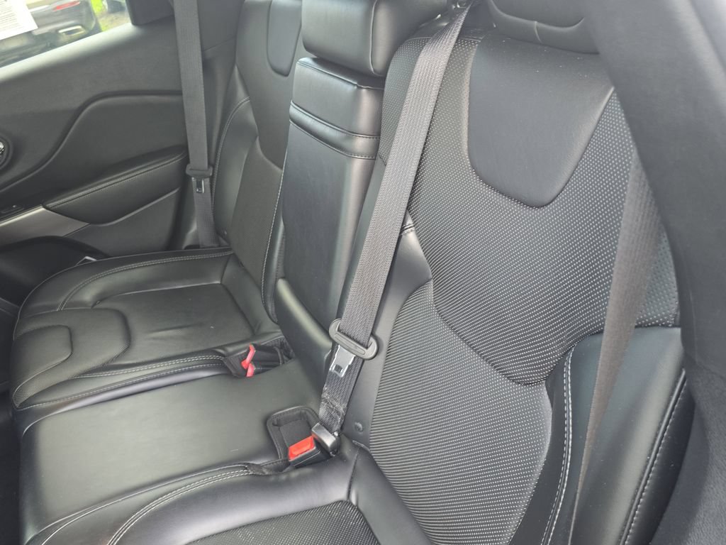Used 2019 Jeep Cherokee Limited FWD image 14