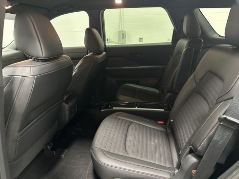 Used 2024 Nissan Pathfinder Rock Creek AWD/4WD image 31