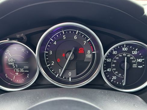 Used 2019 MAZDA MX-5 Miata Sport image 25