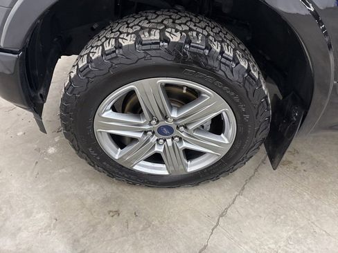 Used 2018 Ford F150 Lariat w/ Equipment Group 502A Luxury image 23