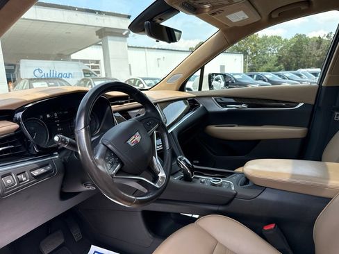 Used 2023 Cadillac XT6 Premium Luxury w/ Platinum Package AWD/4WD image 7