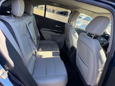 Used 2022 Cadillac XT4 Luxury w/ LPO, Onyx Lite Package image 16