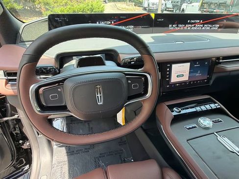 New 2027 Lincoln Navigator Reserve AWD/4WD image 21