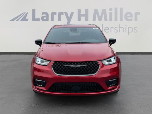 New 2026 Chrysler Pacifica Select image 8