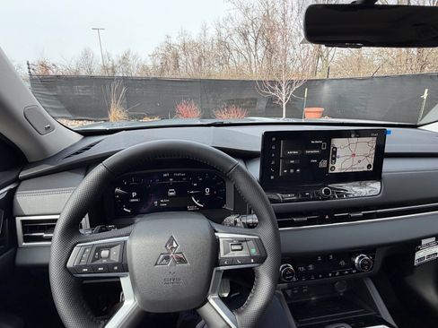 New 2026 Mitsubishi Outlander SEL image 27