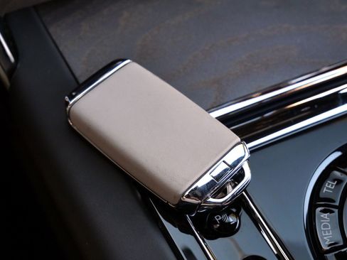 New 2025 Rolls-Royce Cullinan w/ Leather Finishing Pack image 15