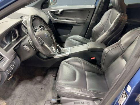 Used 2017 Volvo XC60 T6 R-Design w/ Protection Package image 5