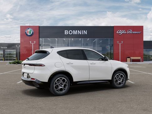 New 2026 Alfa Romeo Tonale AWD/4WD image 4