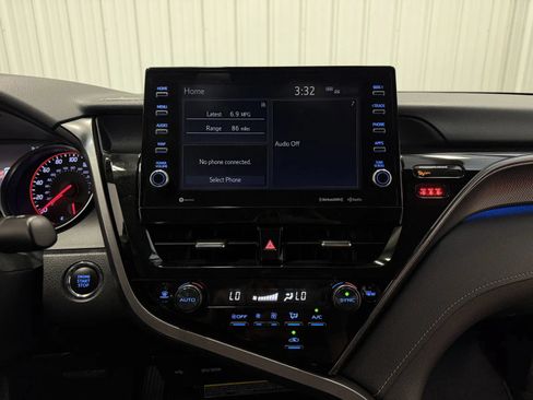 Used 2021 Toyota Camry XSE FWD image 31