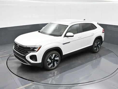 New 2026 Volkswagen Atlas Cross Sport SE FWD image 22