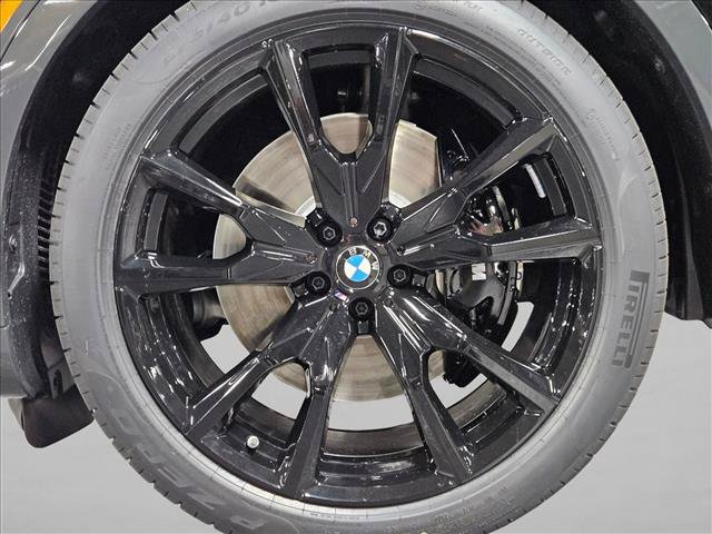 Used 2027 BMW X7 xDrive40i w/ M Sport Package AWD/4WD image 16