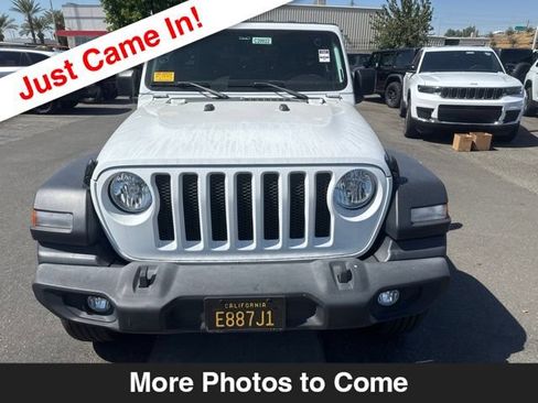 Used 2022 Jeep Wrangler Unlimited Sport AWD/4WD image 9