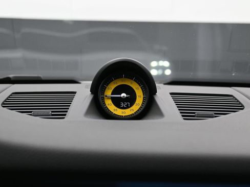 Certified 2025 Porsche 911 Carrera RWD image 25
