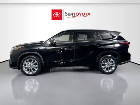 Used 2023 Toyota Highlander Limited image 7