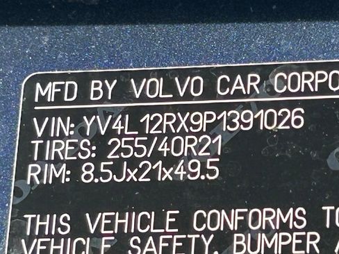 Used 2023 Volvo XC60 B5 Ultimate w/ Climate Package AWD/4WD image 54