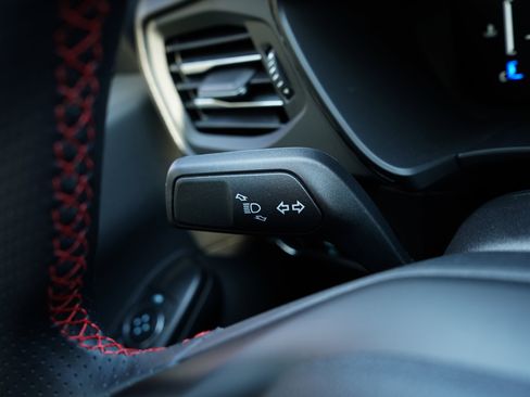 Used 2025 Ford Escape ST-Line image 23